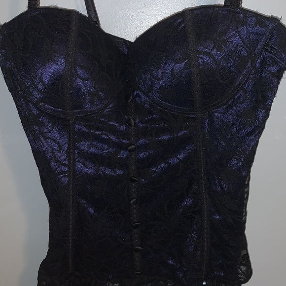 Rosalie Gothic Corset - Picture 2 of 14